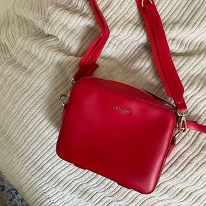 Apple leather bag by Miomojo